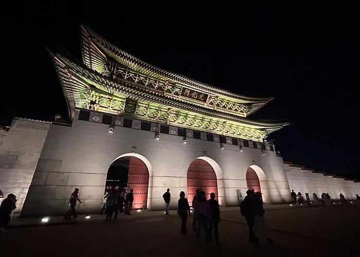 Villa Gyeongbokgung House